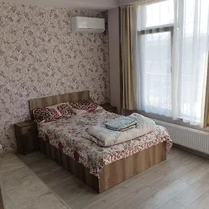 Апартаменты Mary's Cozy & Lovely On Very Quiet Khosharauli Street, Тбилиси